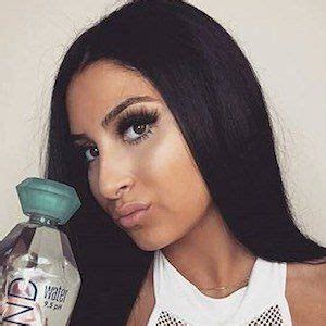 Tamaraxoxxo Birthday, Real Name, Age, Weight, .